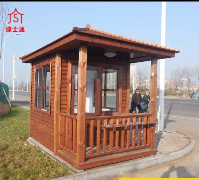 公園景區值班內部都是鍍鋅方管，屬于鋼結構崗亭警務(wù)室防腐木崗亭